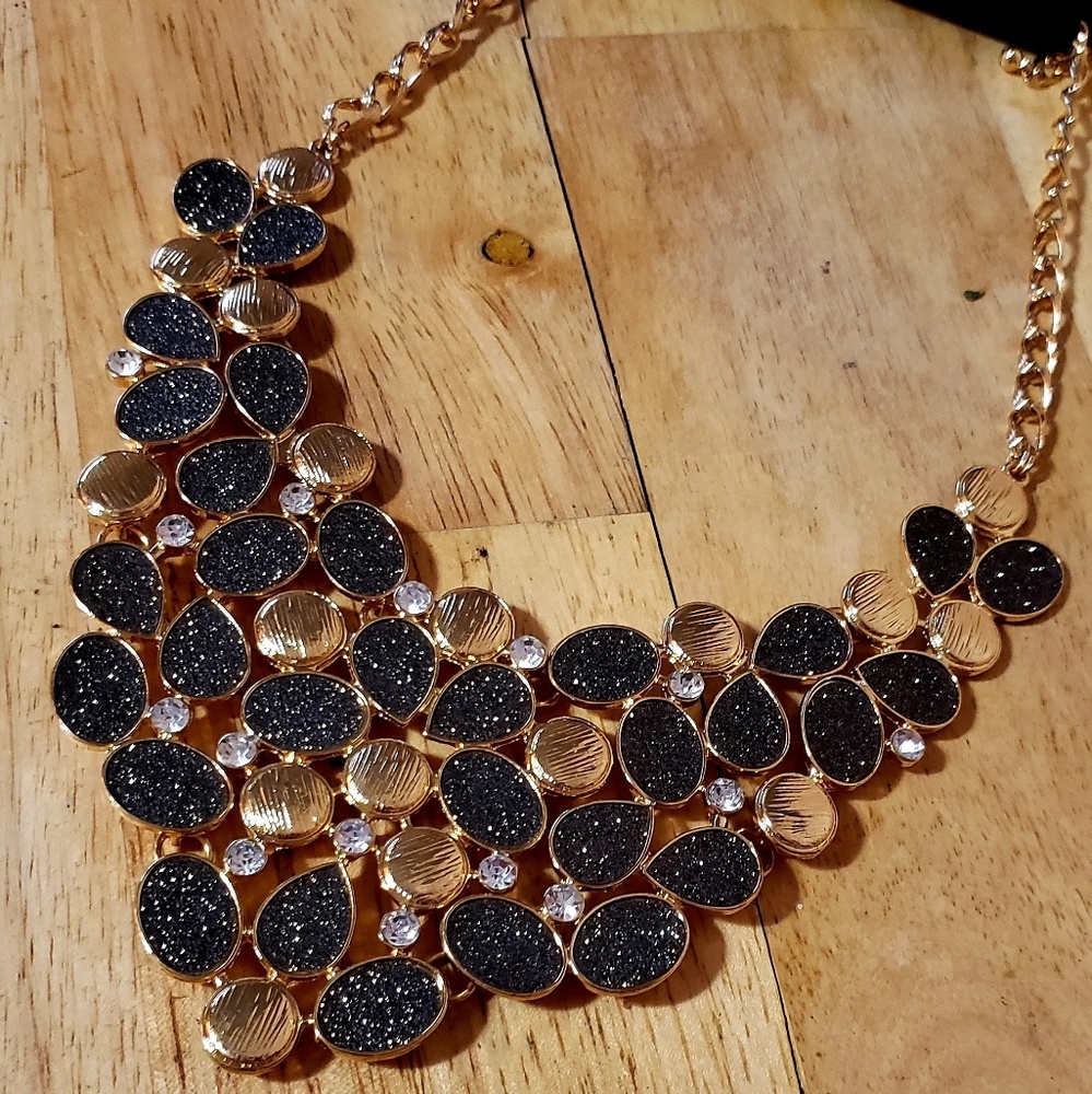 NY&Co gold necklace